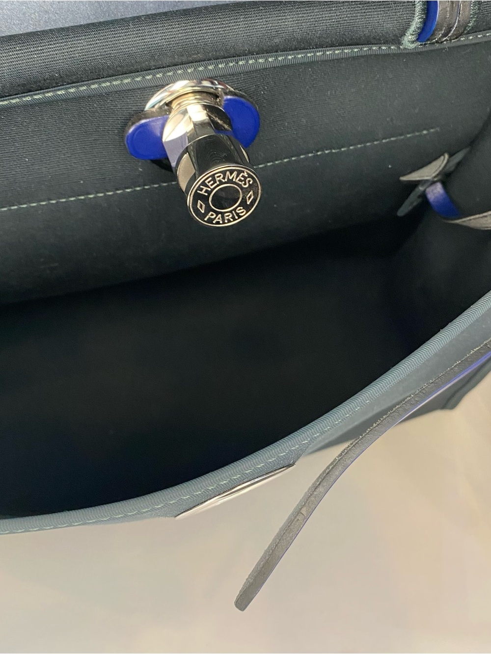 Hermes Herbag Zip 31Electric Blue Leather Turn-Lock Crossbody - Picture 13 of 15